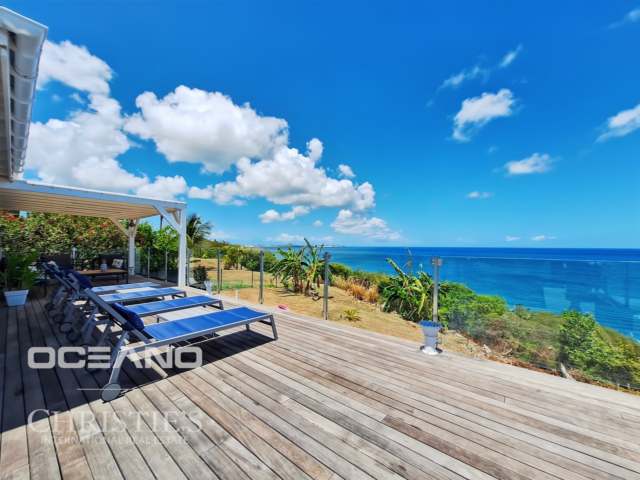 Sea View Villa + 2 Bedroom Apartment – Sought-After Area