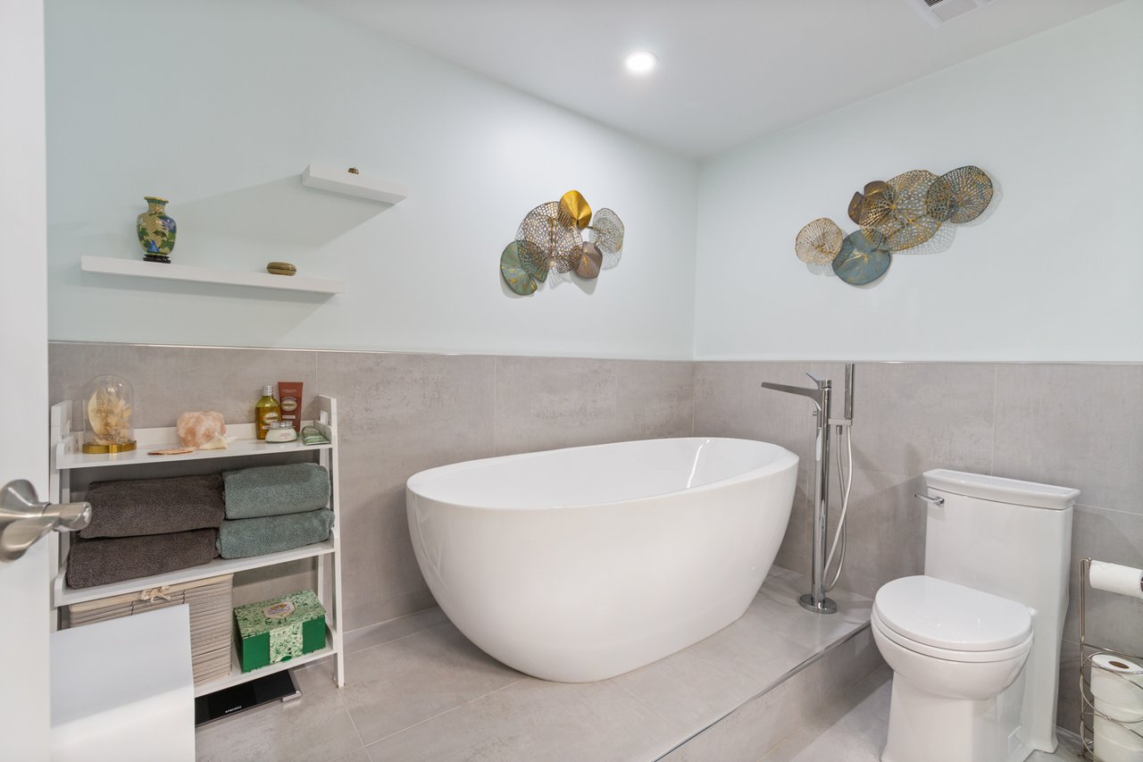 721 - 28 William Carson Crescent