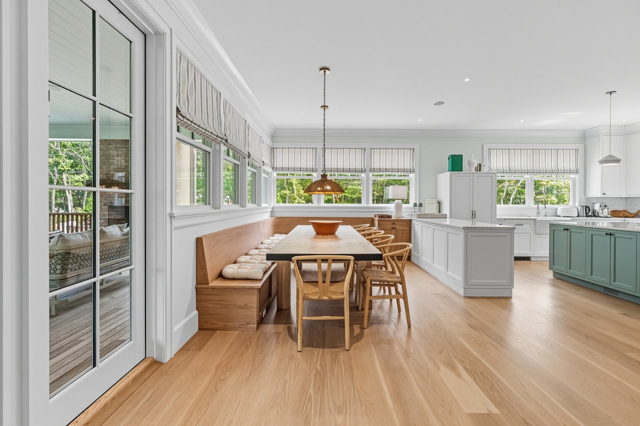 417 Edge of Woods Road