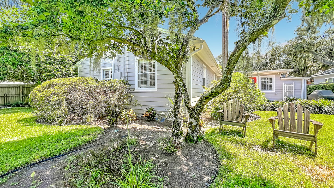 Three-Bedroom Two-Bathroom Bungalow in Orlando's Beverly Shores