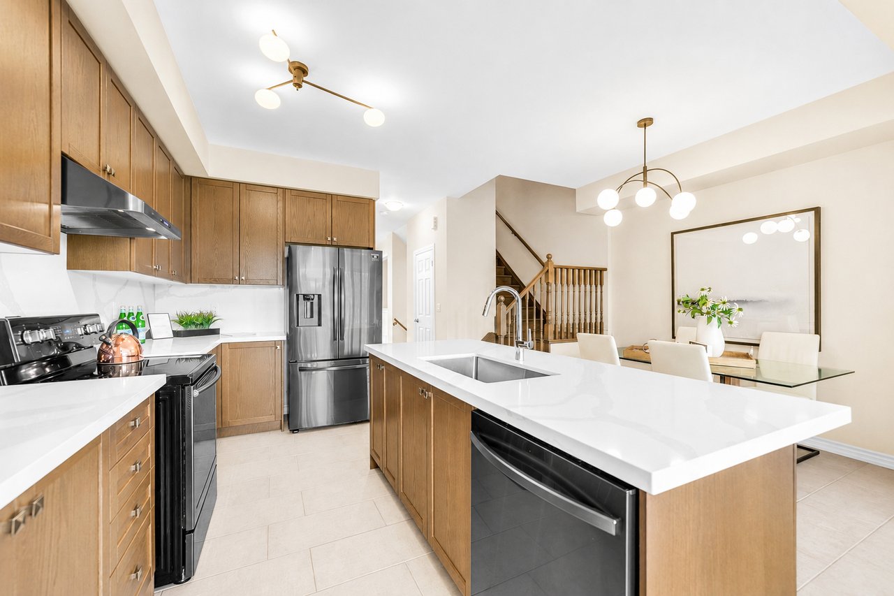 7 Delft Dr