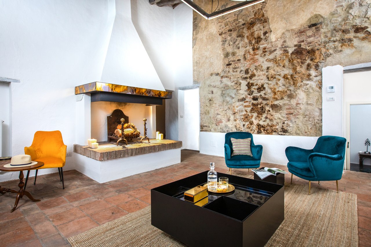 Country Luxury Home For Rent in Valdorcia