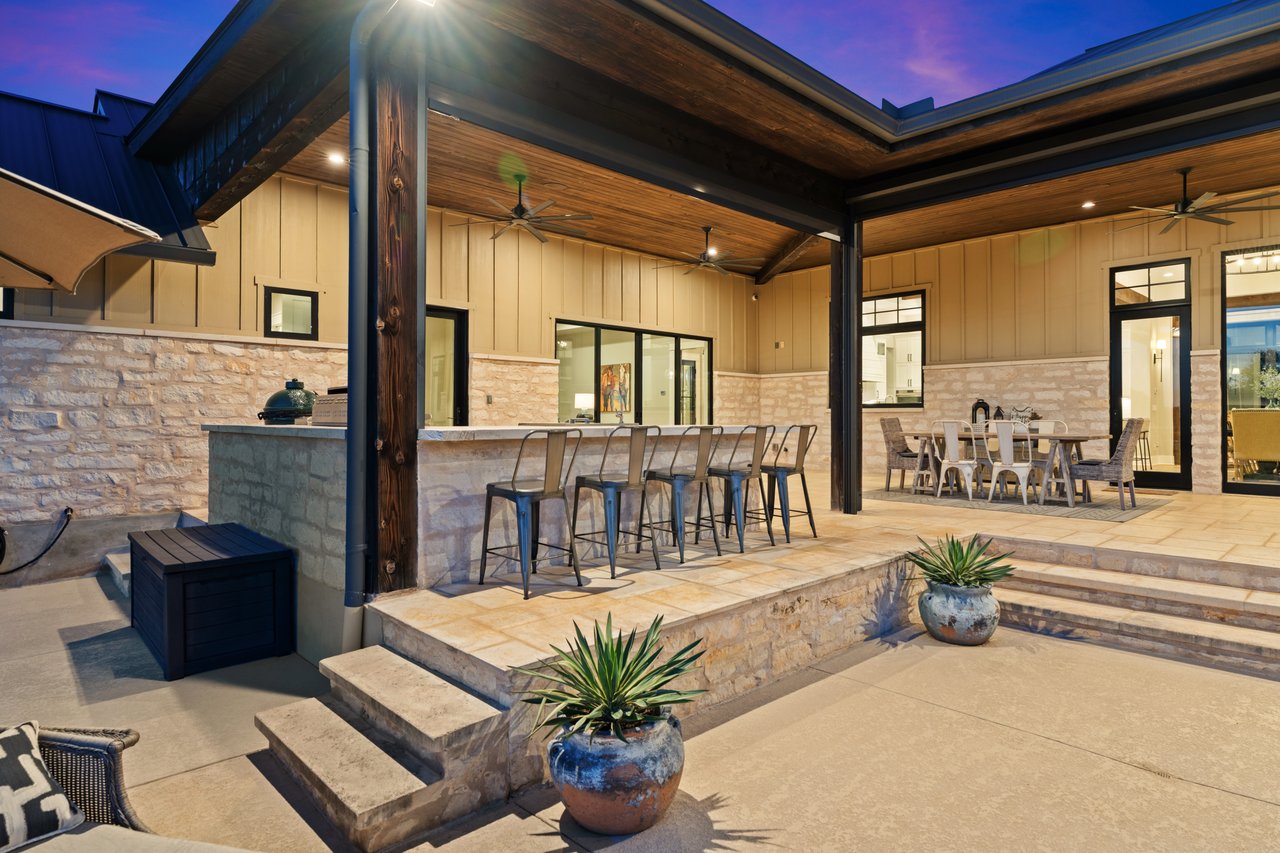1457 Avenida High View