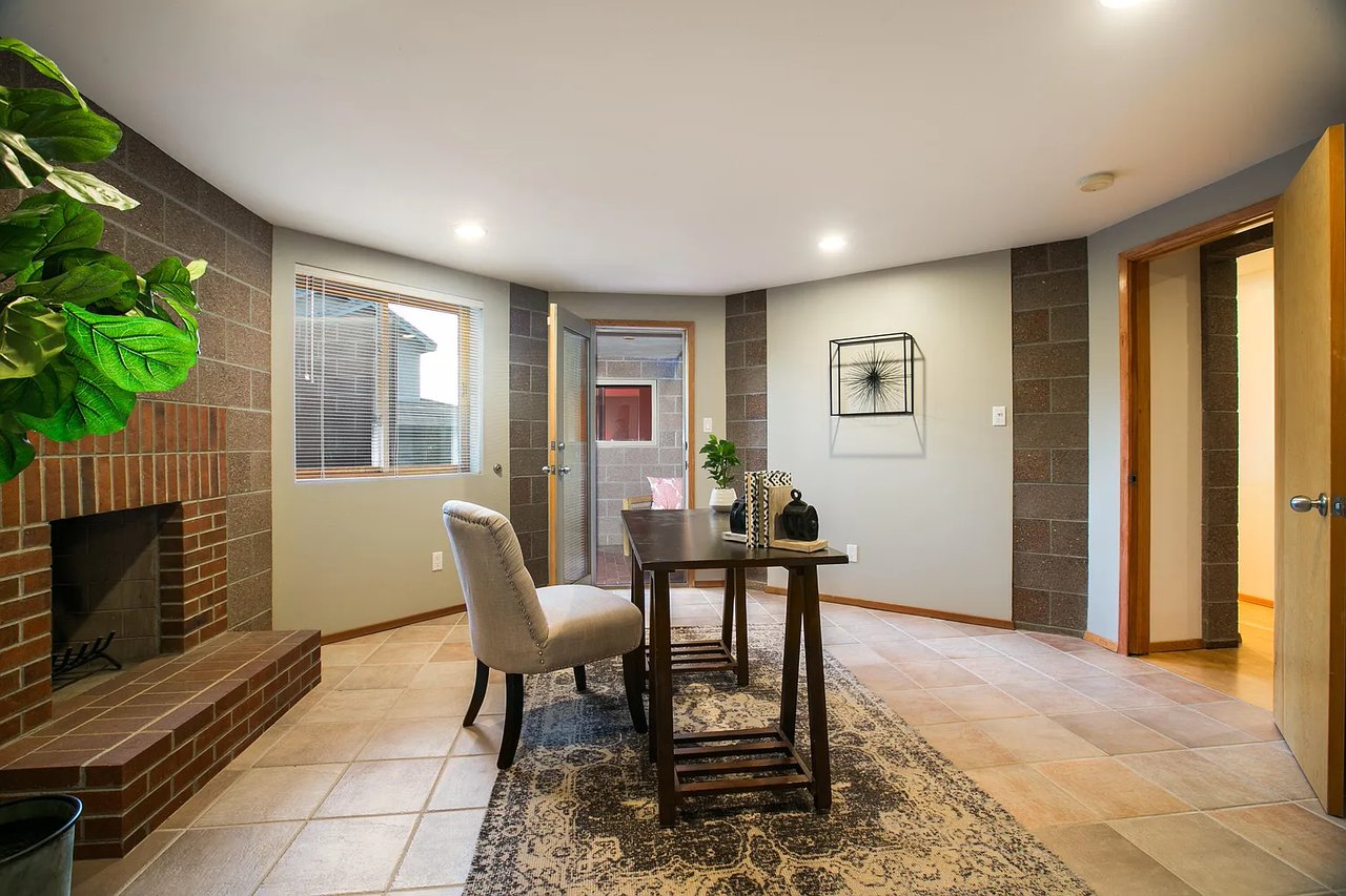 13216 Indian School Rd, NE
