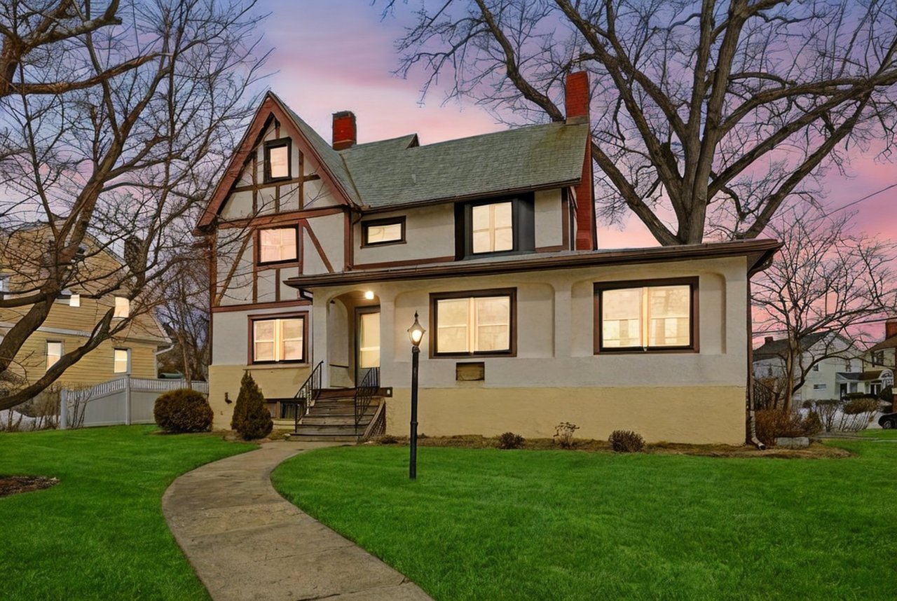 25 Midland Ave White Plains, NY 10606