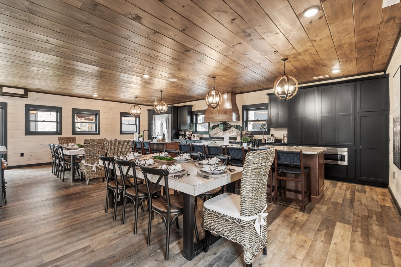 1362 Rambling Creek Way