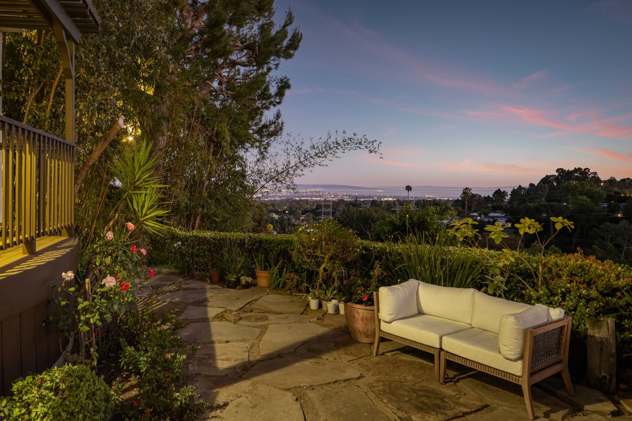 1030 N. Kenter Avenue