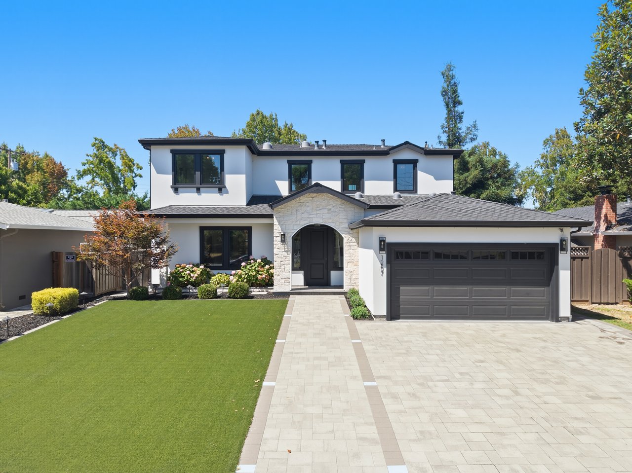 1257 Woodlawn AVE