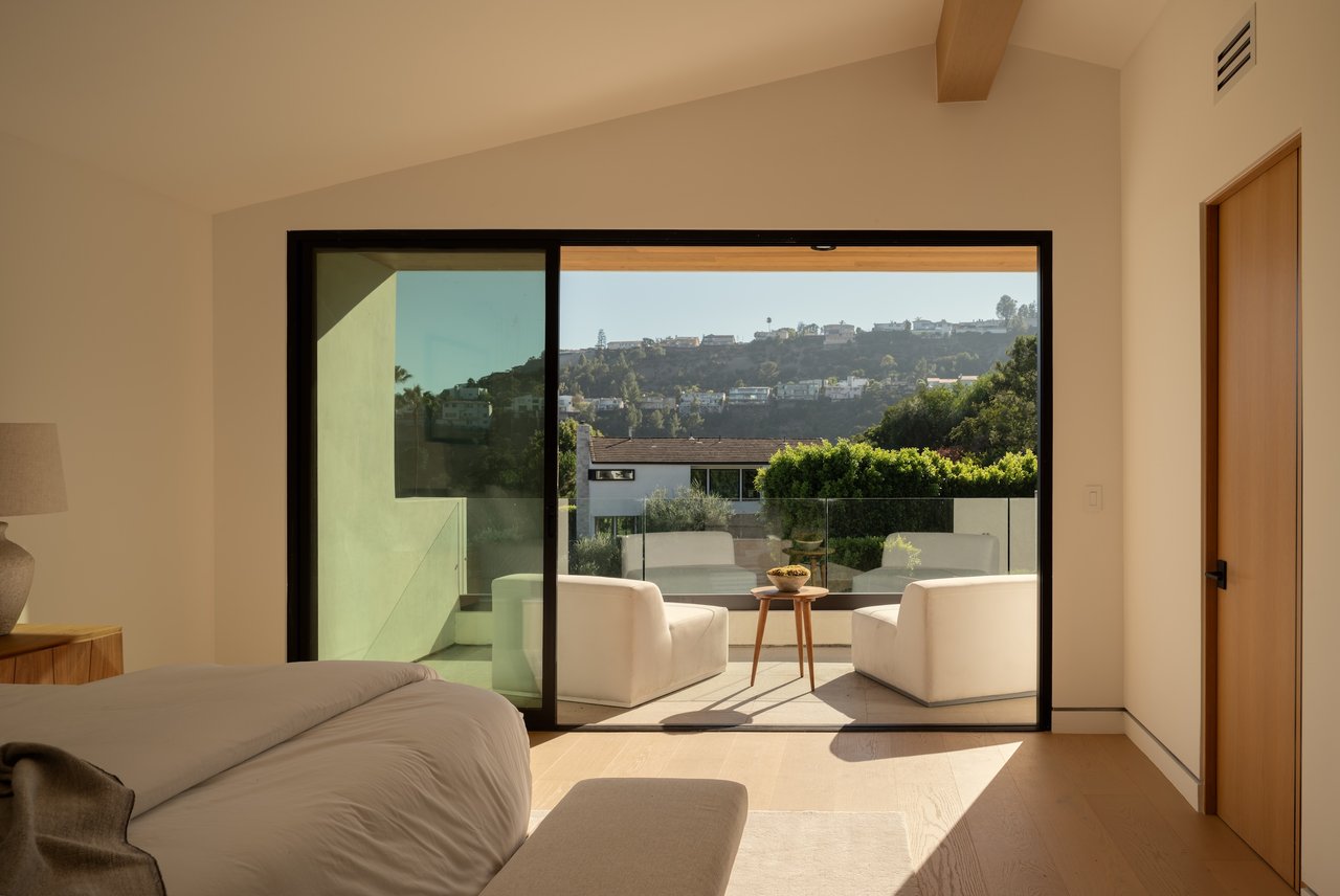 quintessential Hollywood Hills