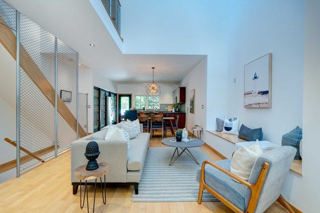 494 Kingston Rd