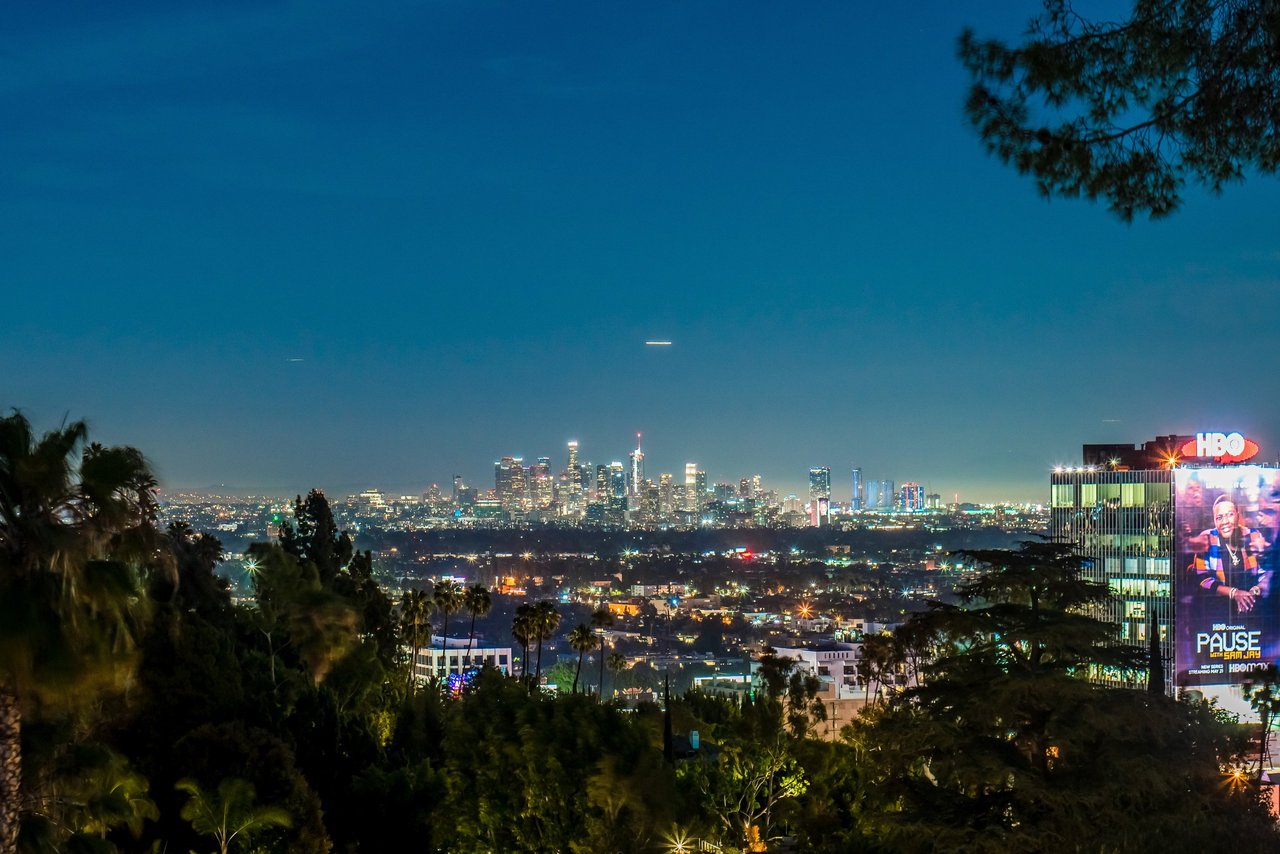 Bird Streets Panorama, Cordell Dr, 90069