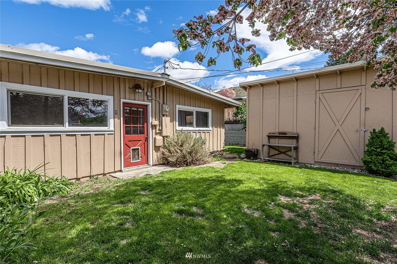 420 E Eli Avenue