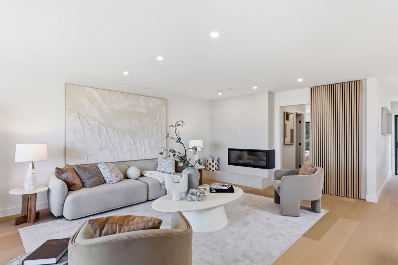 1041 Crestview Drive