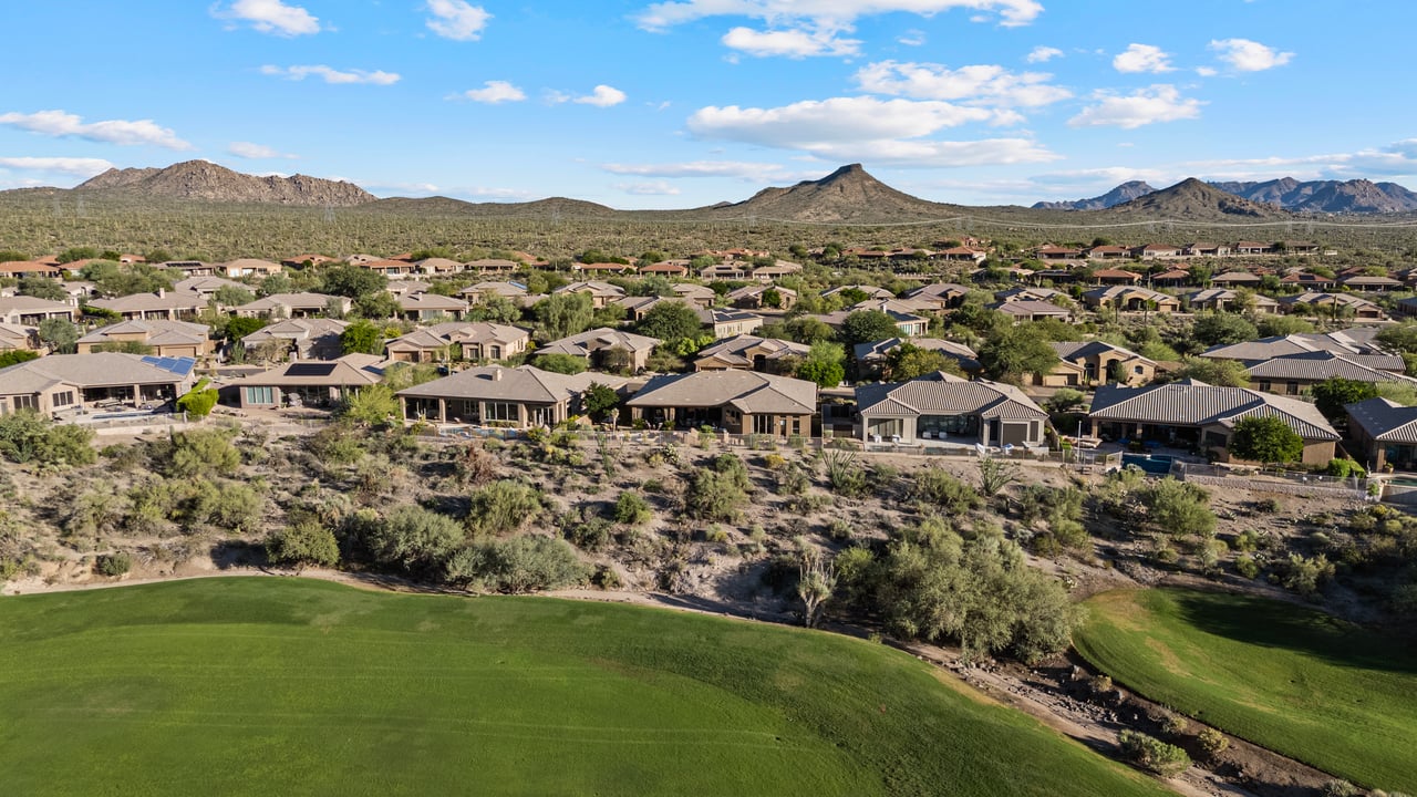 9812 E ROADRUNNER Drive