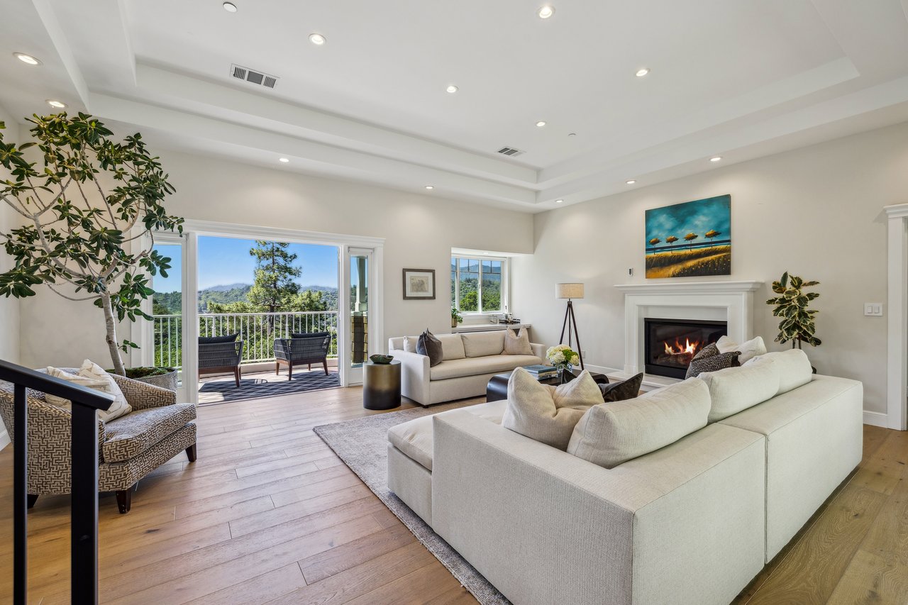 6 Live Oak Way