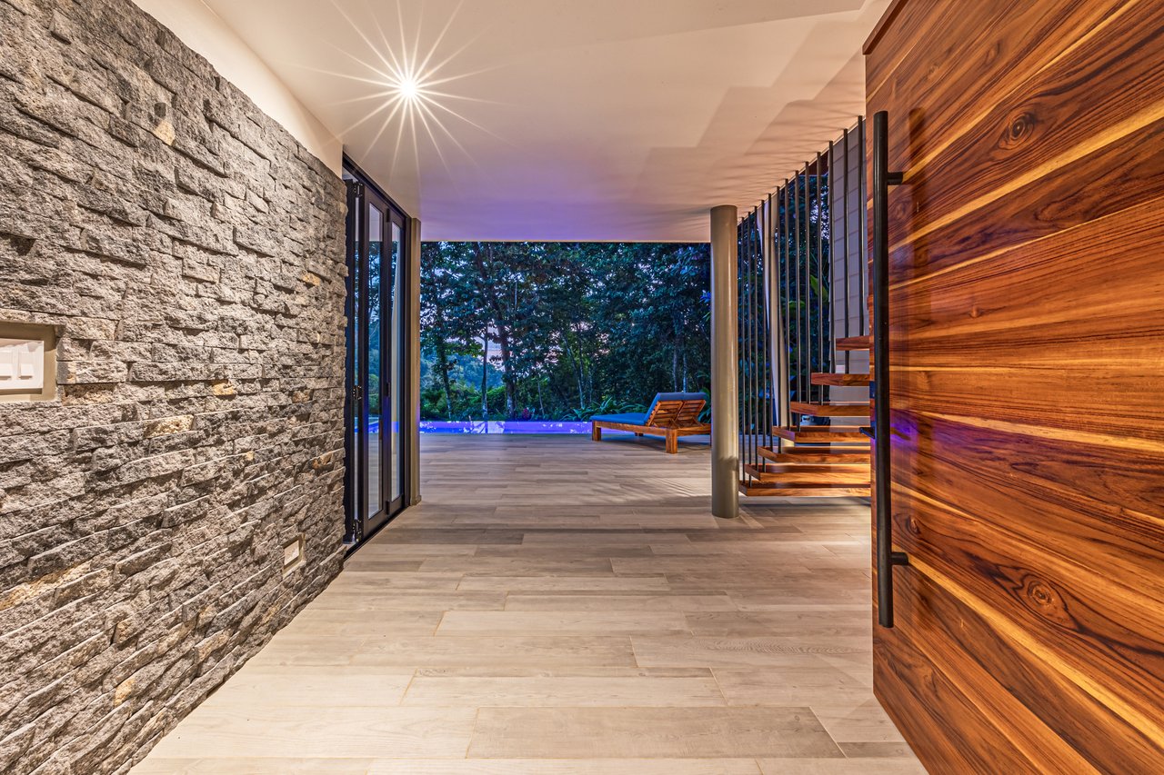 4 Bedroom Jungle Paradise with Ocean Views