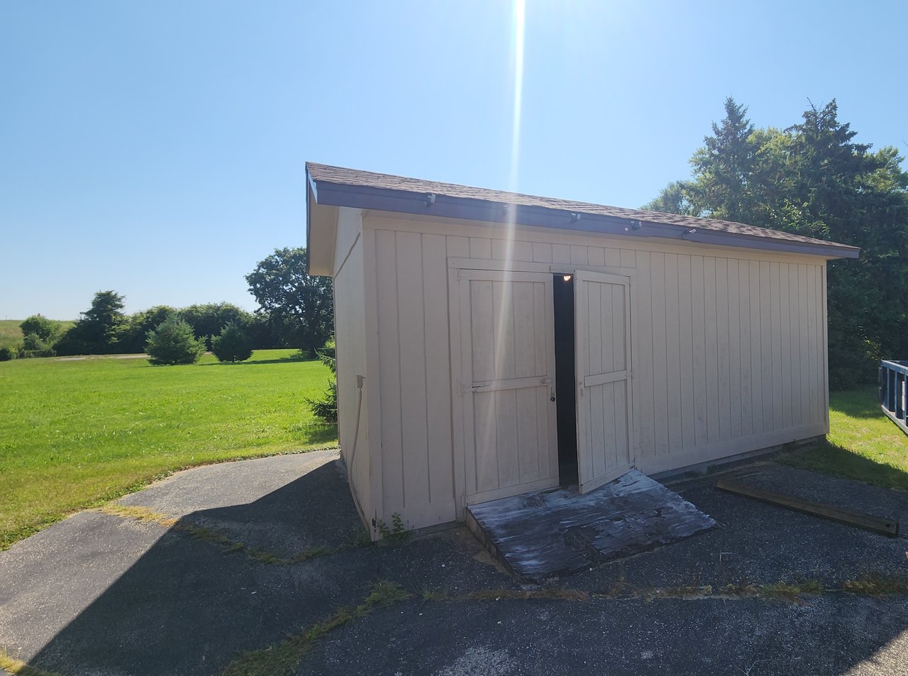 205 Cty Rd H, Elkhorn