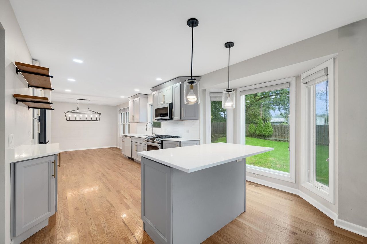 1N325 Tamarack Dr, Winfield IL – Move-In Ready Home in Timber Ridge Listed at $580,000