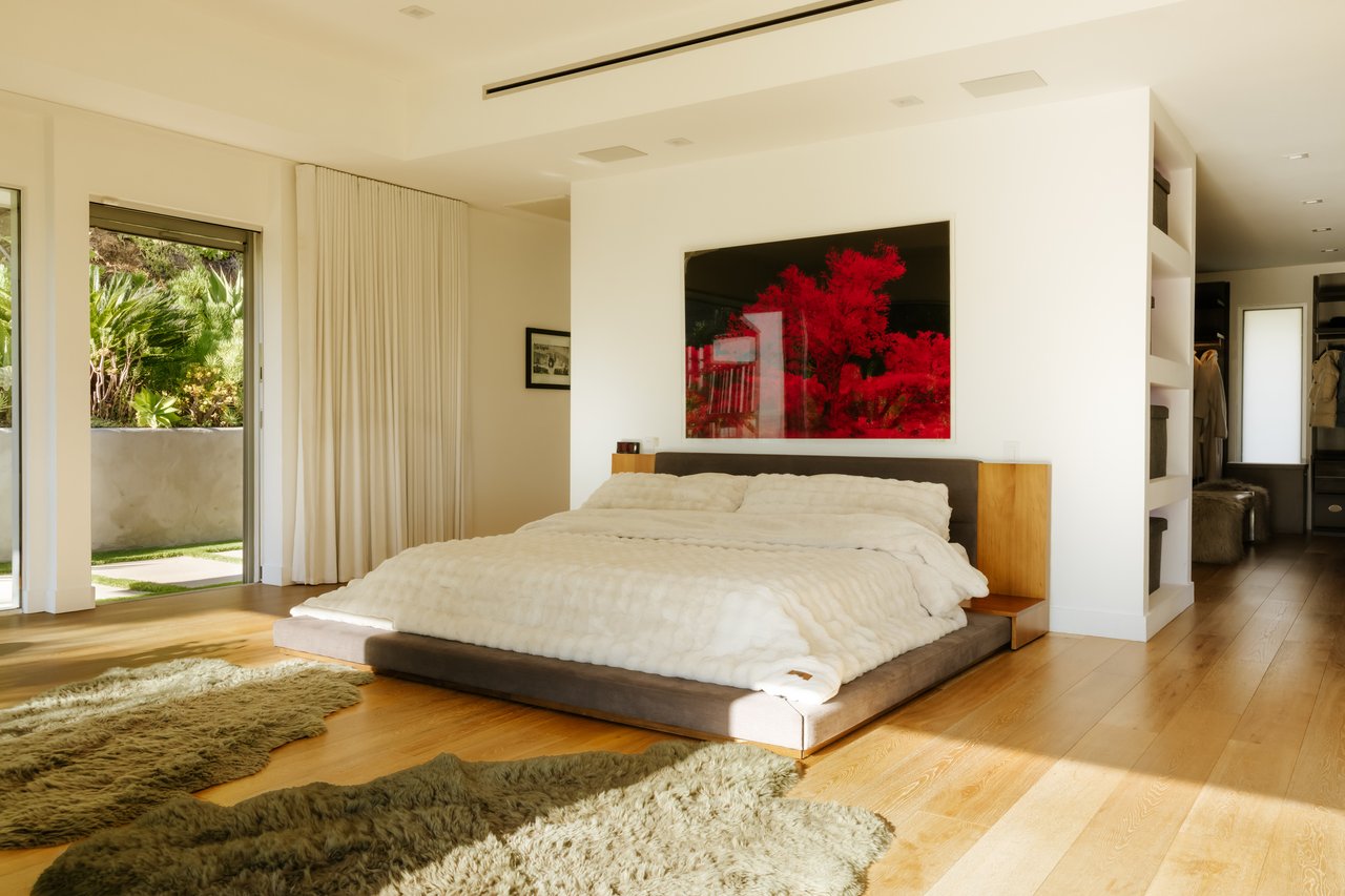 2402 Carman Crest Dr