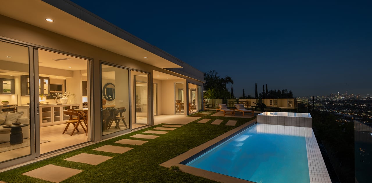 8515 Hedges Way, West Hollywood