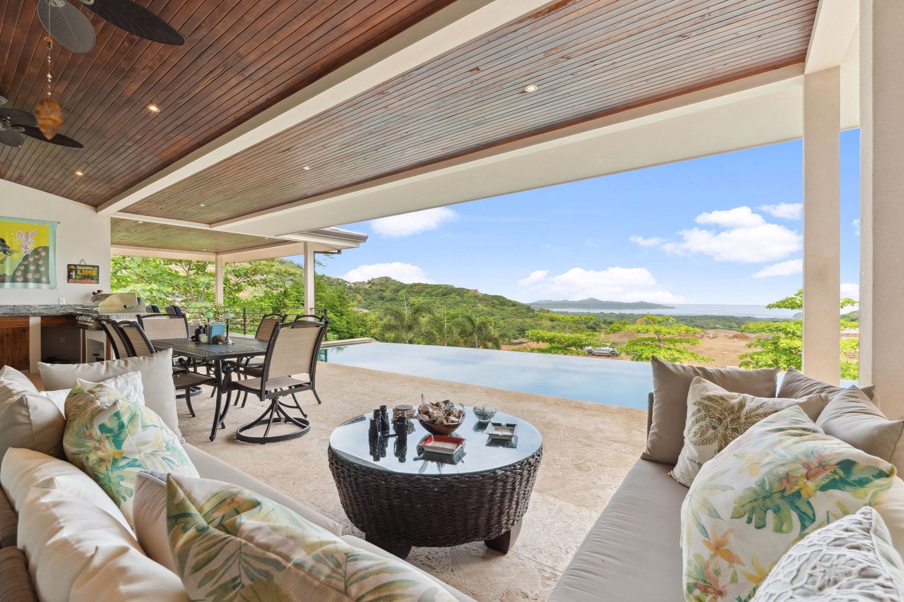Casa Pickle on the Hill | Spacious Private Estate with Pickleball Court, Mature Gardens & Independent Guest Apartment