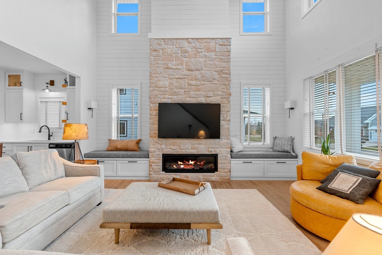 Ellis Hills - Howard Condo