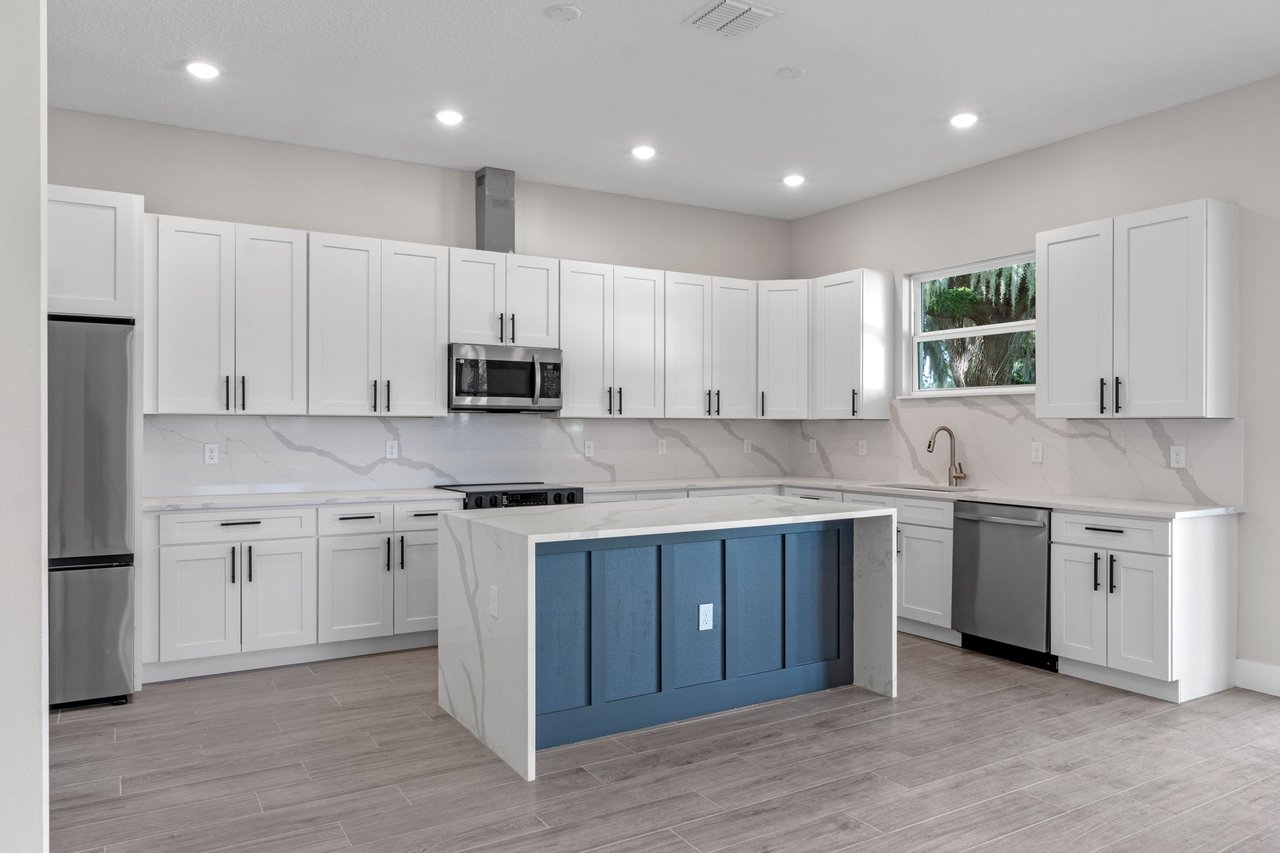2718 KEYSTONE DRIVE