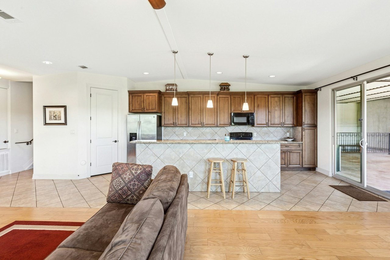 Pre-MLS Open House This Saturday 2-5PM!