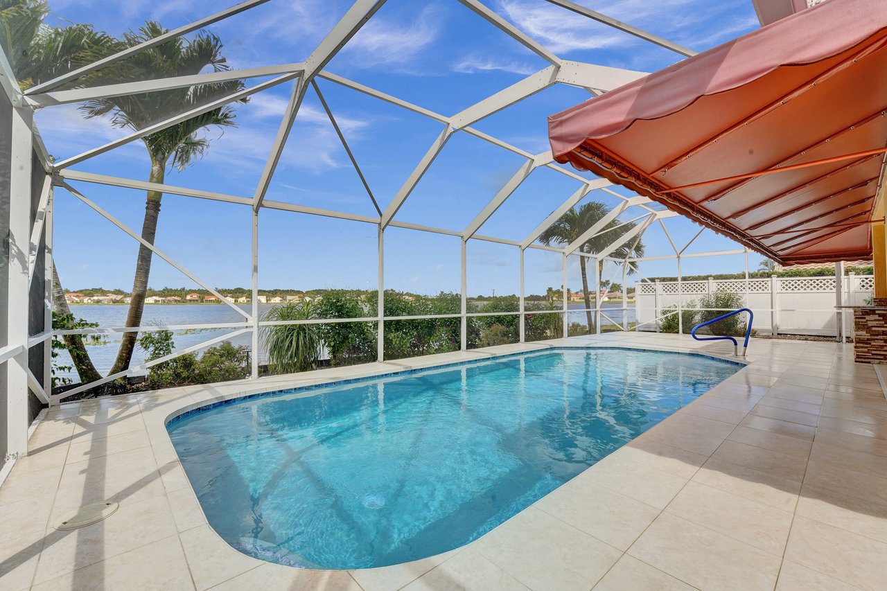 949 Crestview Cir