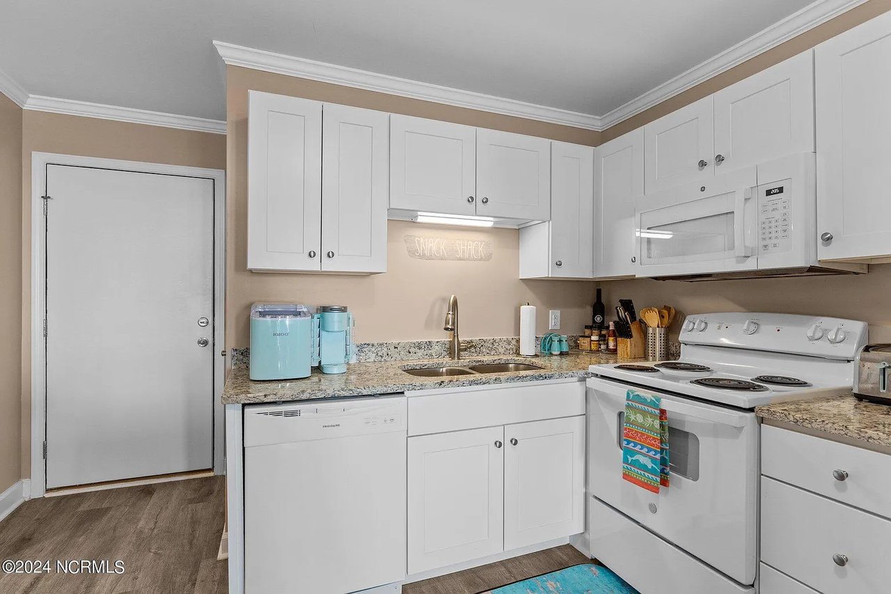 2008 E Ft Macon Rd Apt B-17