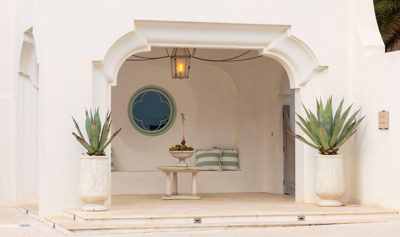 A Study in Restraint, Ritual, and Quiet Privilege