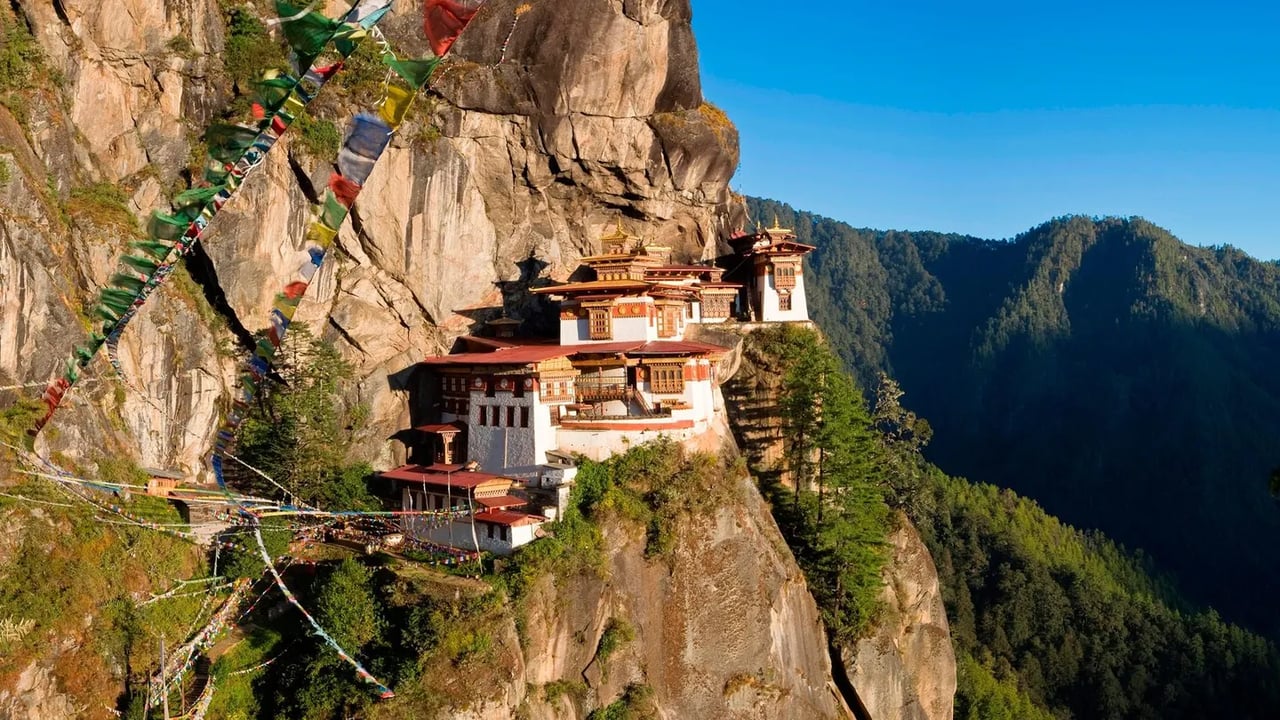 5 Amazing Fall Adventures To Escape The Summer Crowds