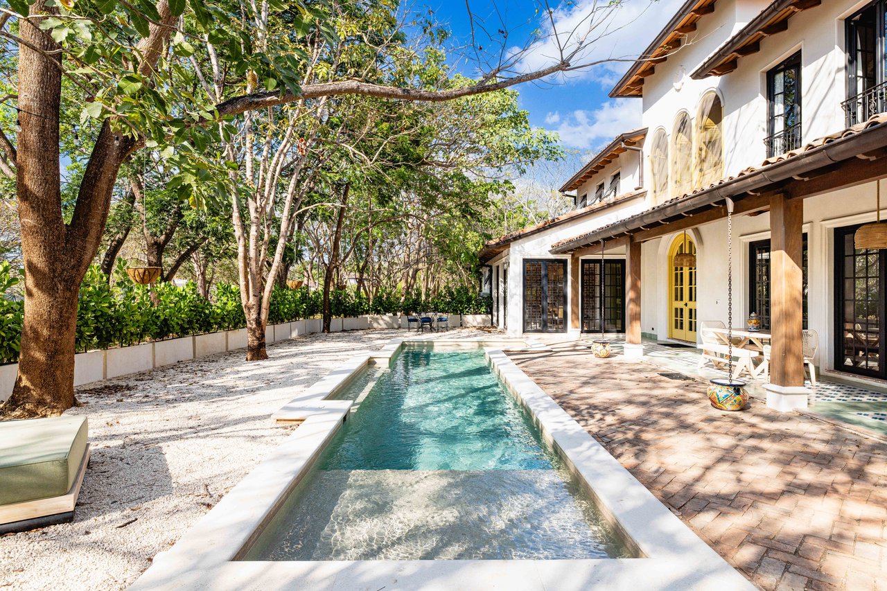 Casa Las Mareas | 4-Bedroom Beachfront Villa with Pool in Las Golondrinas, Hacienda Pinilla