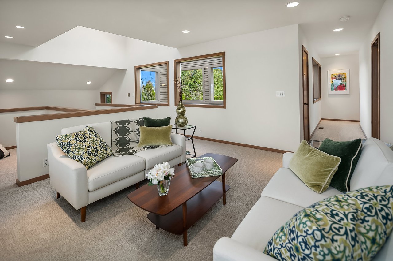 10245 Marine View Drive SW