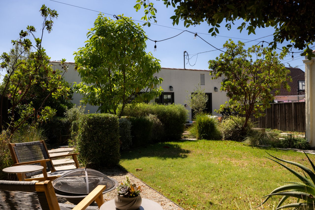 851 Masselin Ave, Miracle Mile