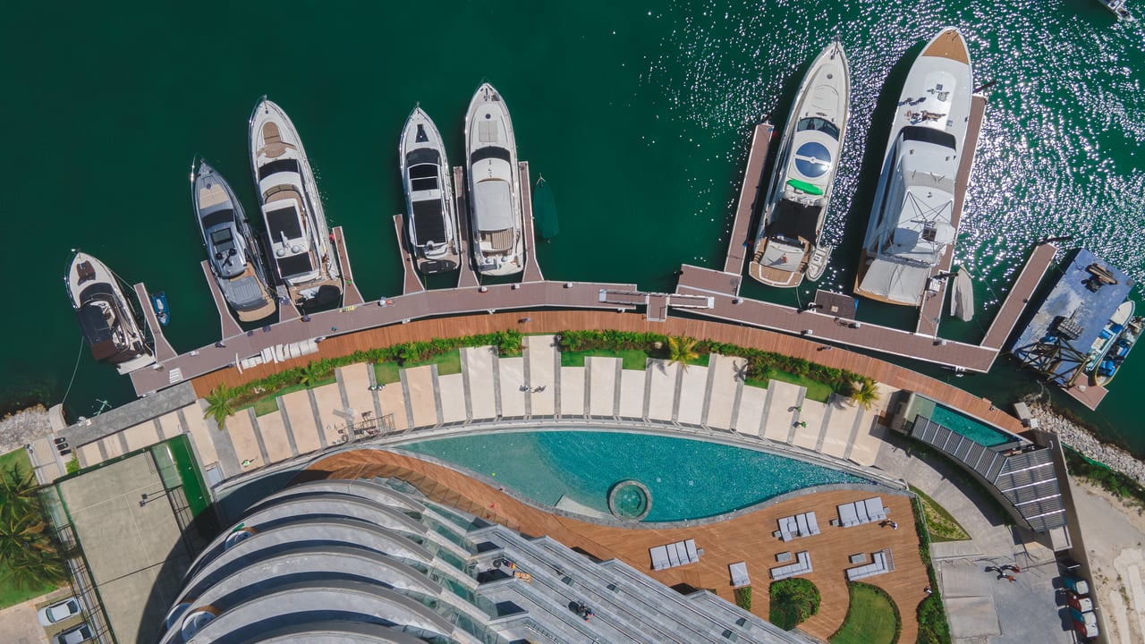Shark Tower Puerto Cancún