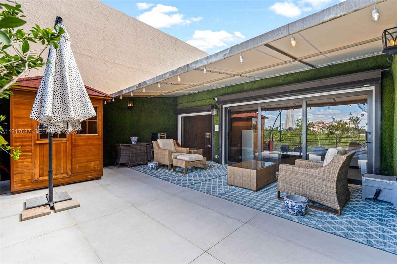 6124-paradise-point-drive-palmetto-bay-balcony