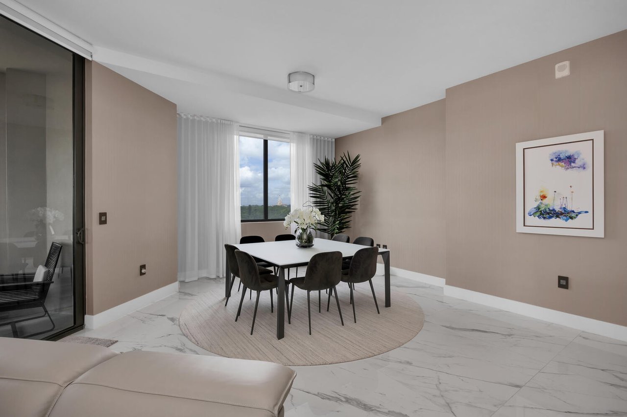 Exceptional Lower Penthouse Corner Unit in The City Beautiful