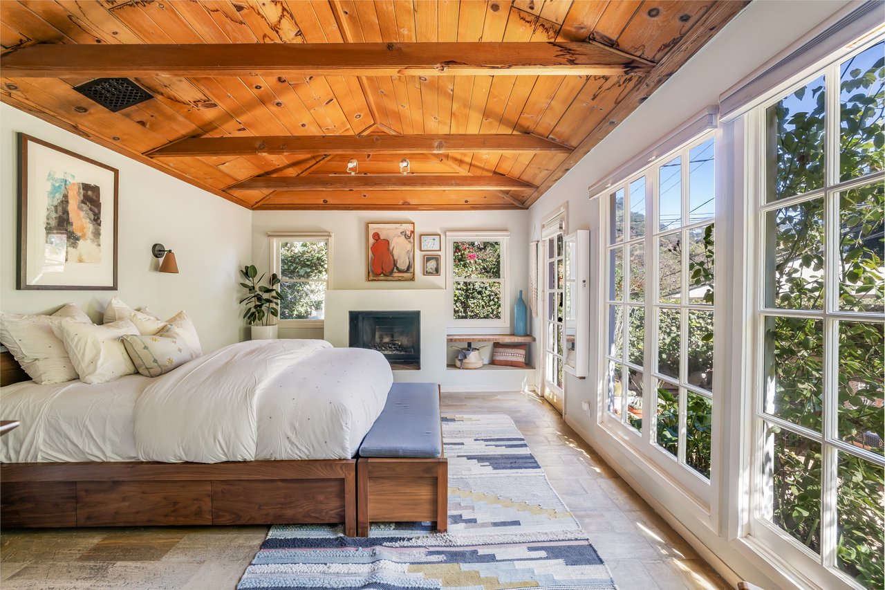 8237 Kirkwood Dr, Sunset Strip