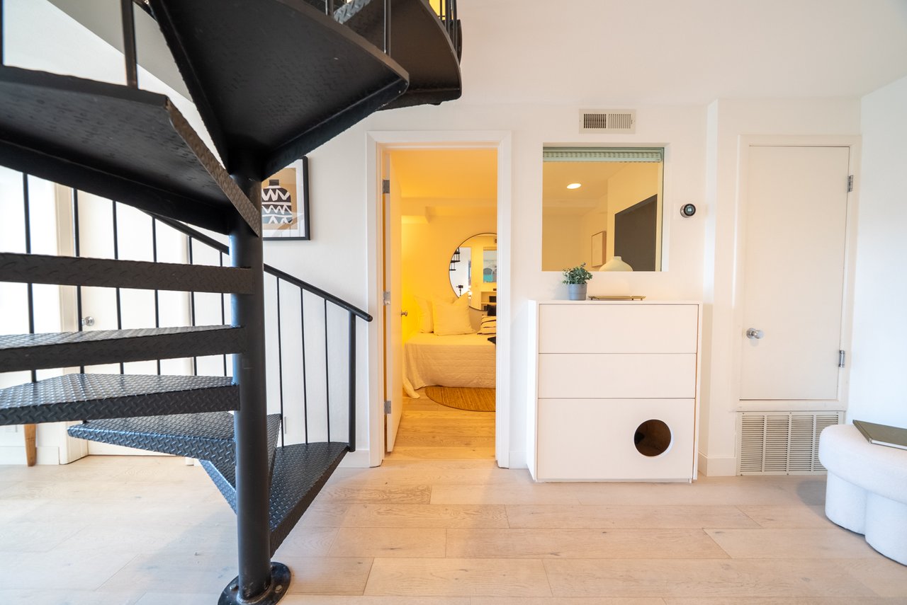 2301 Harrison St #203