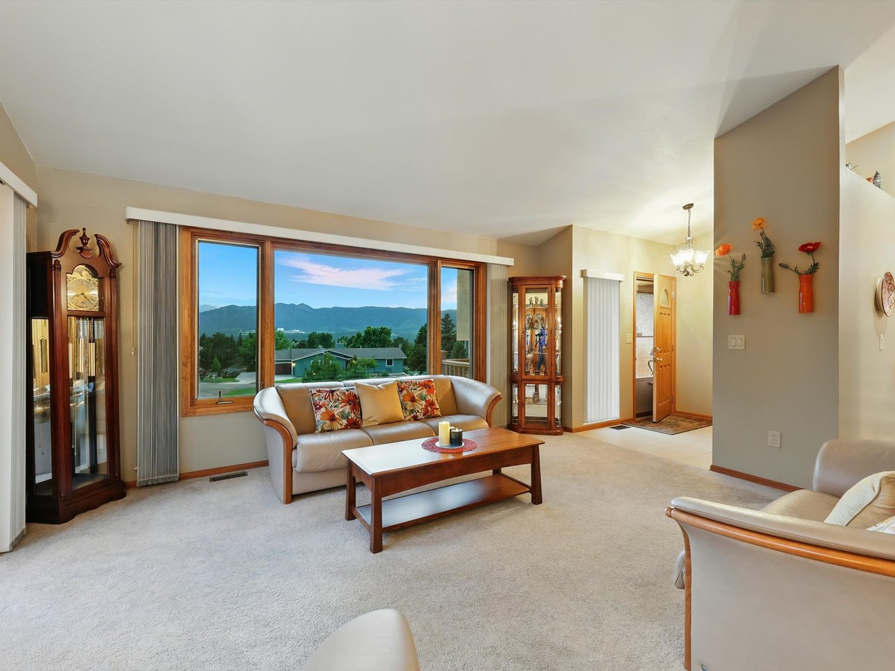 440 Torrey Pines Way