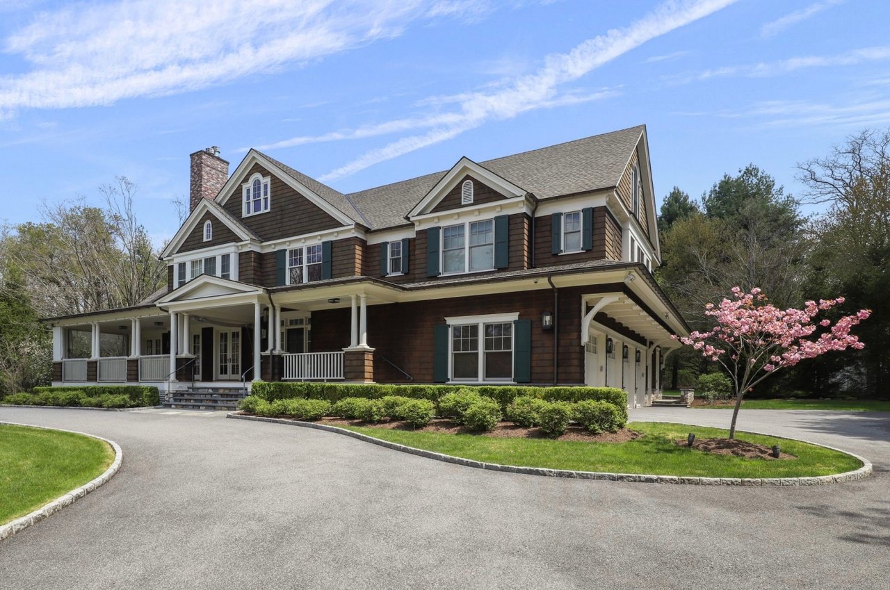 4 Sterling Road North