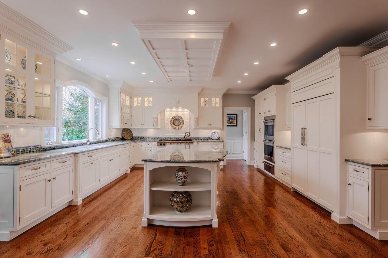 51 Lloyd Ln