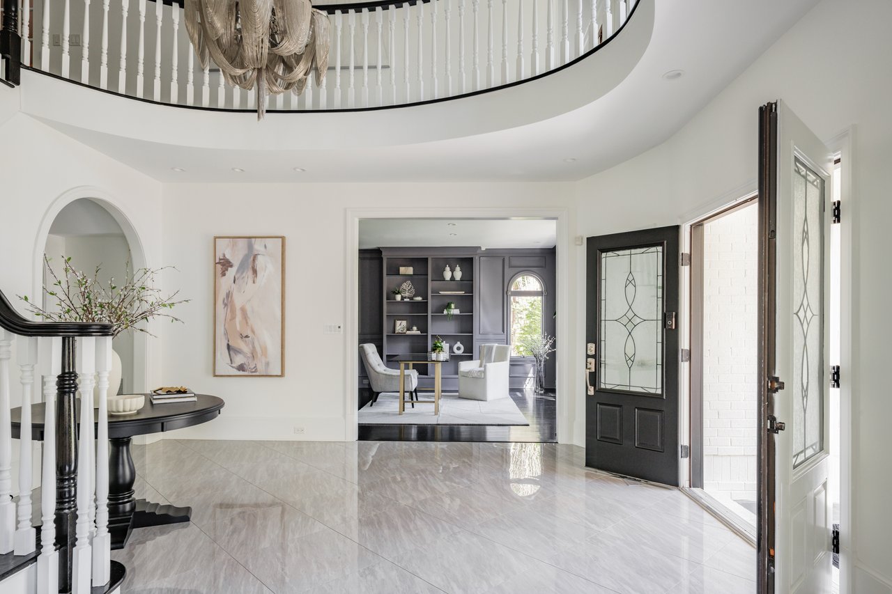 9200 Holly Oak Drive