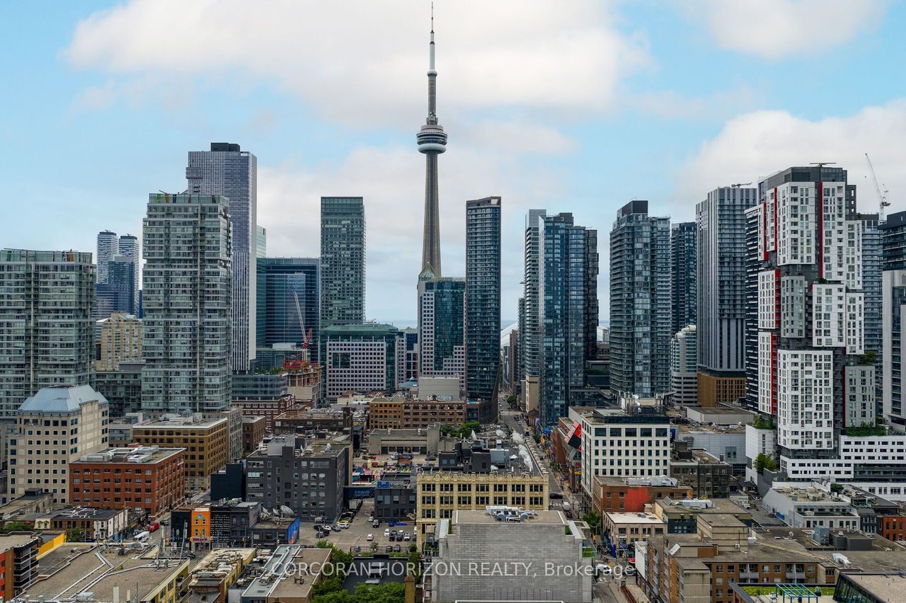 QUEEN ST W PENTHOUSE