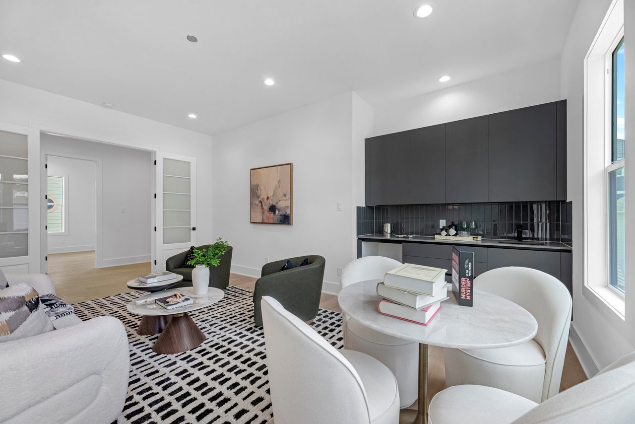 963 West 41st Street