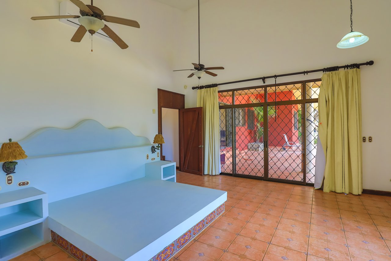Hacienda-Style Retreat For Sale in Naranjito