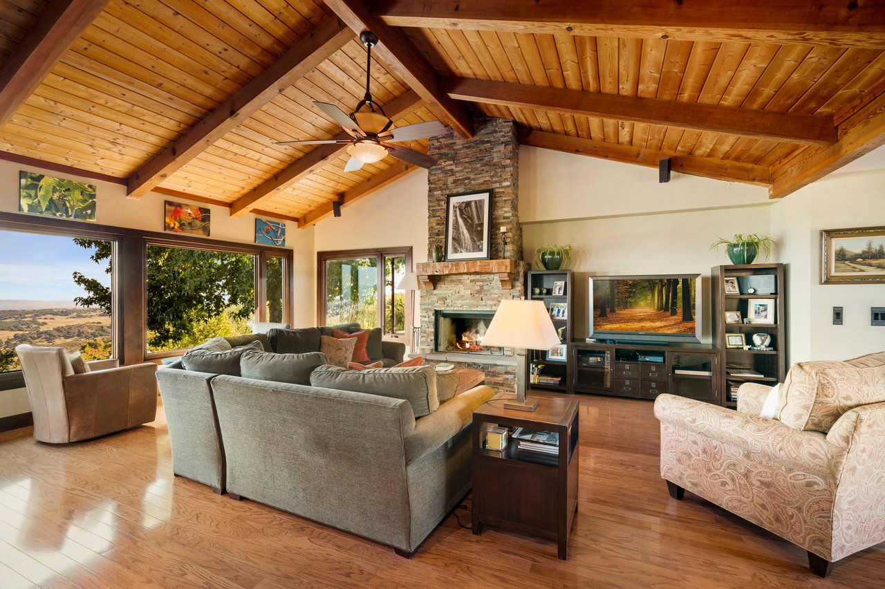41005 Valle Vista