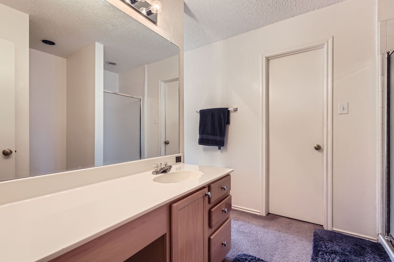 15300 lola Cove