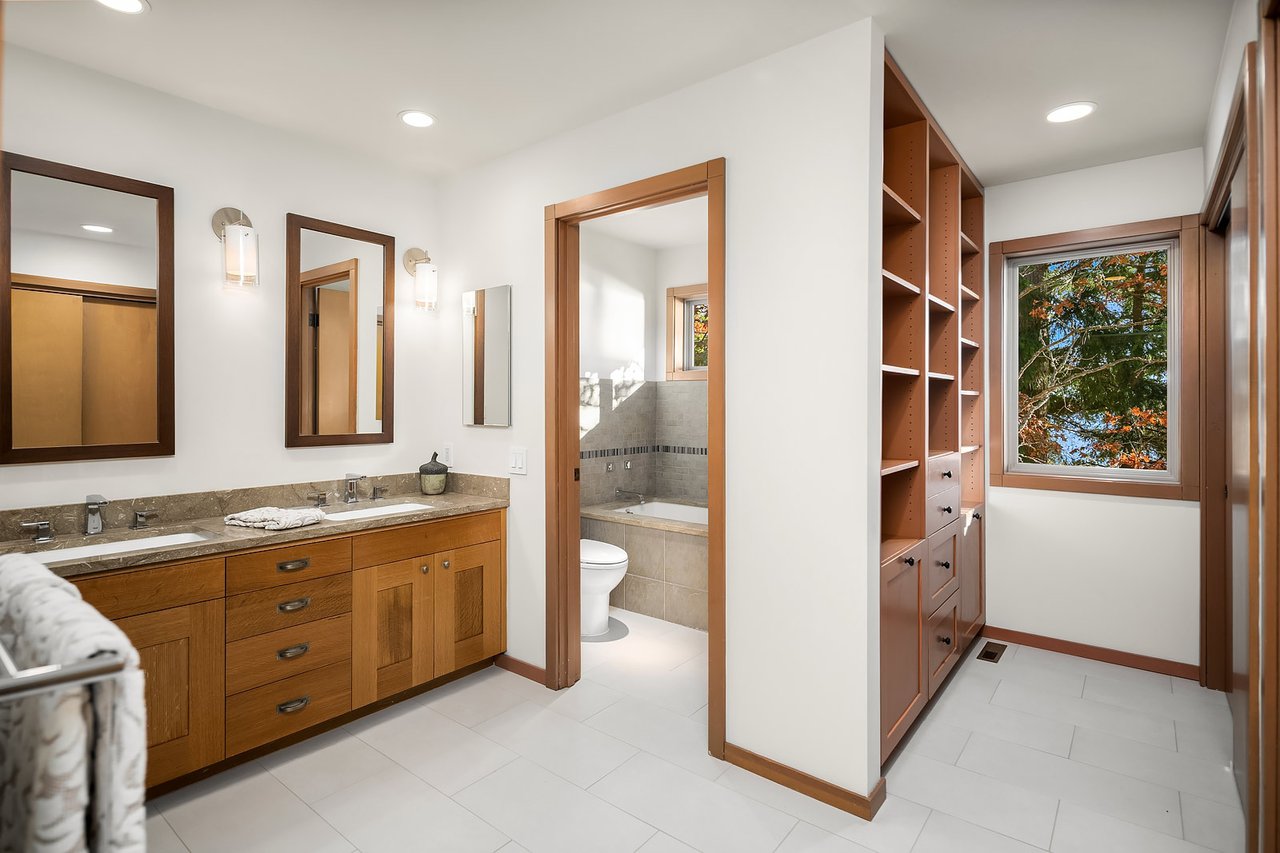 10245 Marine View Drive SW